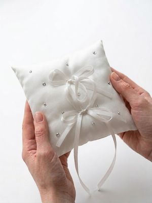 WHITE RING PILLOW