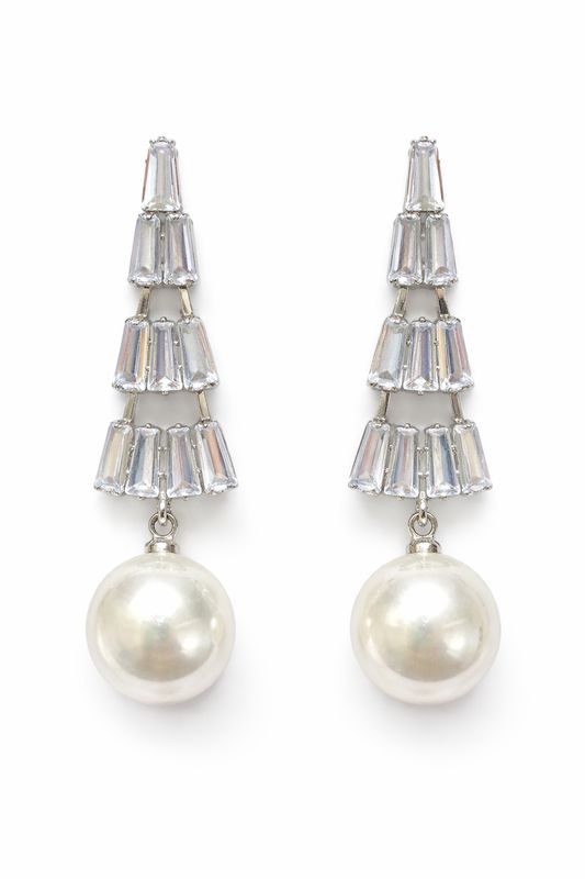 Aretes Largos con Cristales Baguette y Perla Colgante