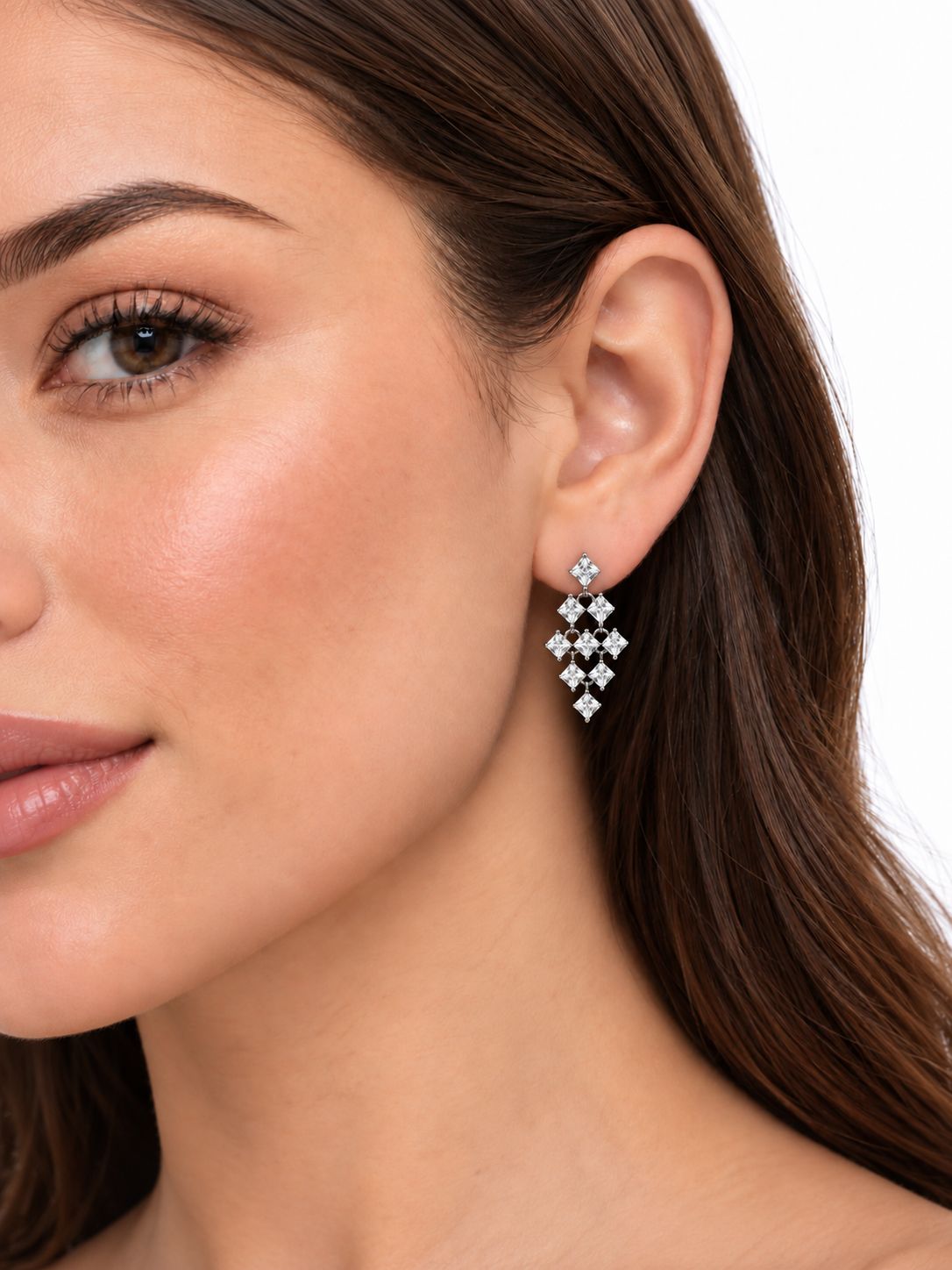 MEDIUM DIAMOND - SHAPED CRYSTAL EARRINGS