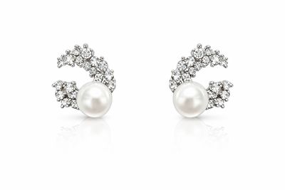 Aretes de Plata con Perla y Arco de Cristales Brillantes