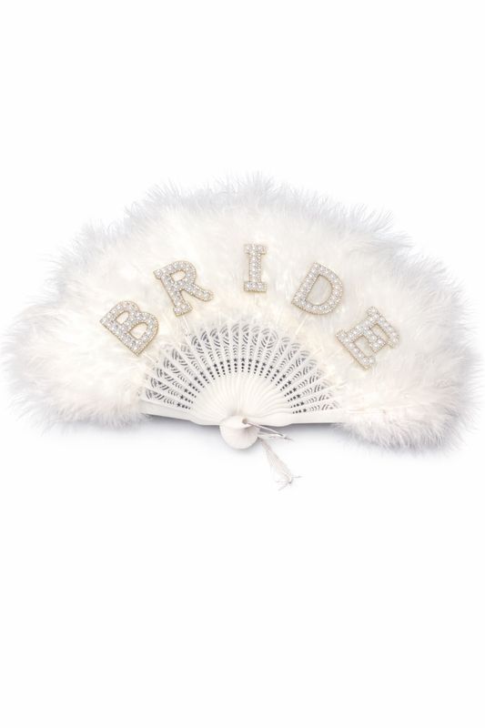Abanico de Novia con Plumas Blancas y Letras “Bride” en Perlas y Cristales