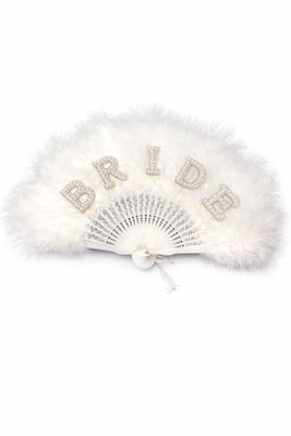 Abanico de Novia con Plumas Blancas y Letras “Bride” en Perlas y Cristales