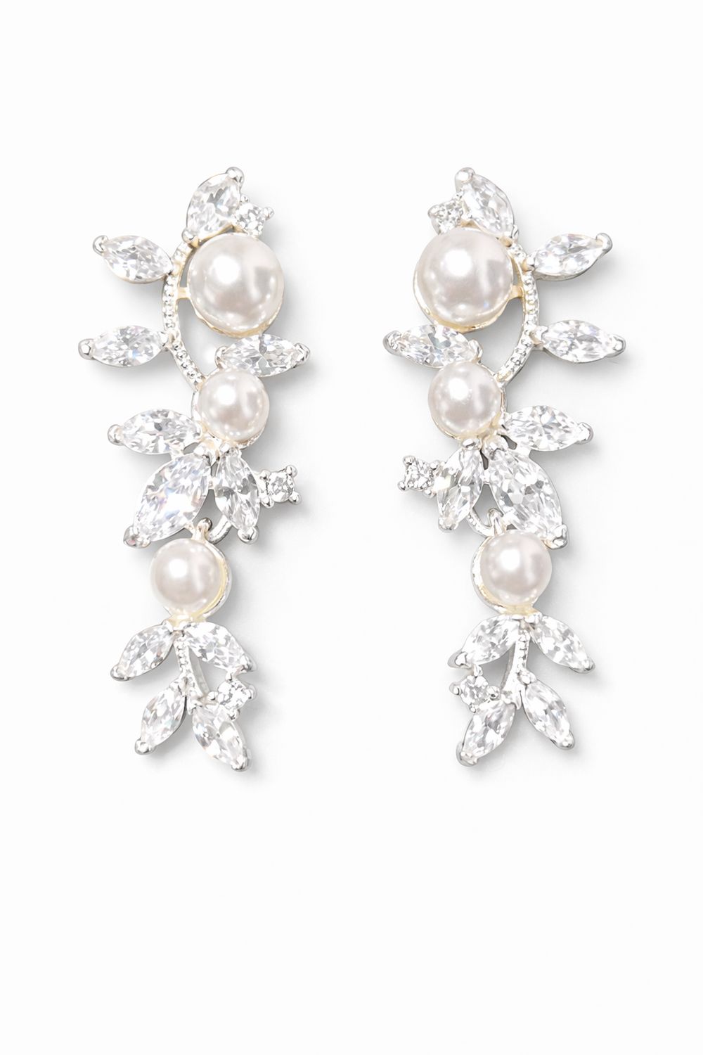 Aretes Plateados con Perlas y Cristales en Diseño Floral