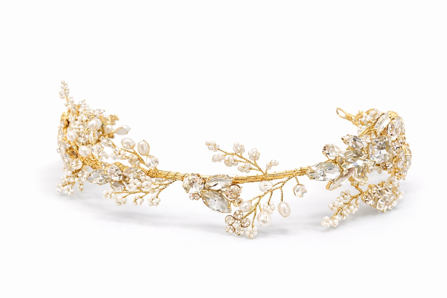 Tocado Dorado con Cristales y Perlas