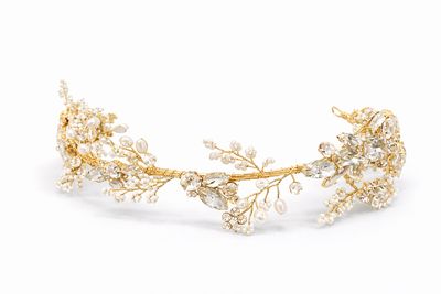 Tocado Dorado con Cristales y Perlas