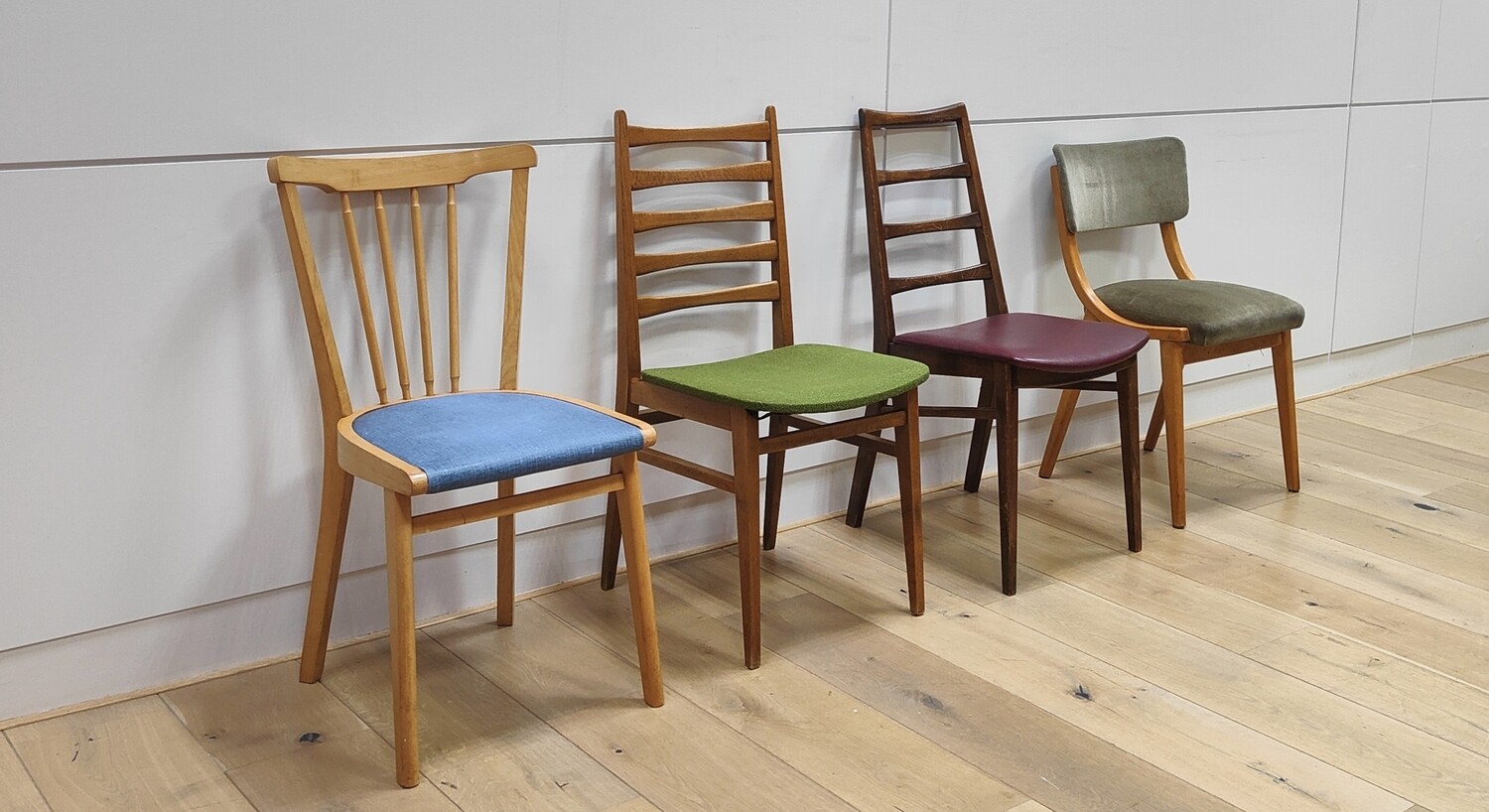 Doe voorzichtig Scheermes Onbelangrijk Vier Mid Century Deense stoelen