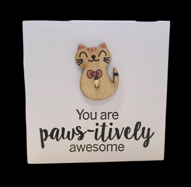 BUTTON CARD - Paws-itively Awesome!