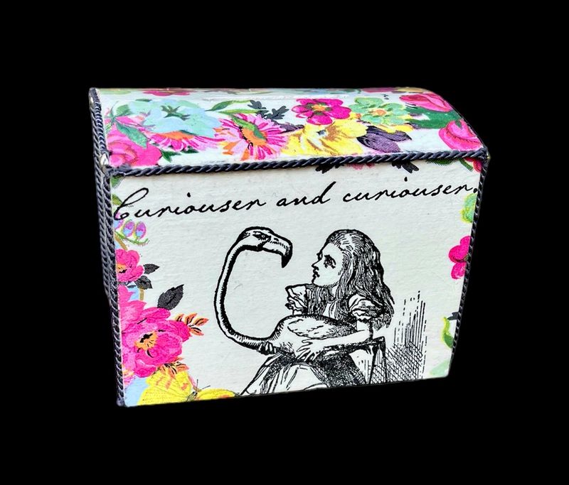 MONEY BOX - VINTAGE ALICE