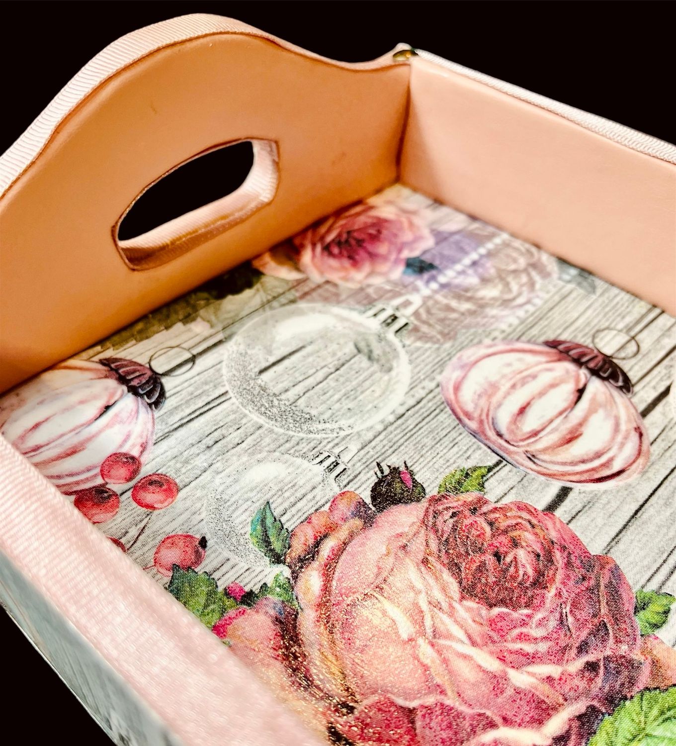 DECORATIVE TRAY - BAUBLES & ROSES