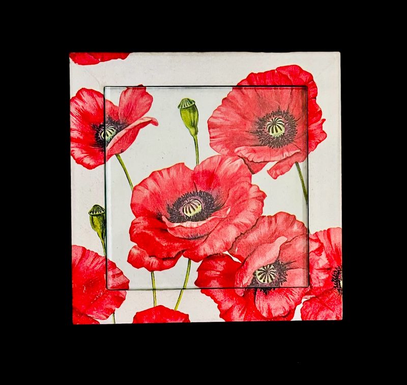 DECORATIVE TRIVET - POPPIES ON WHITE