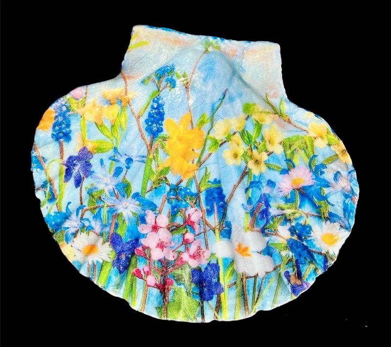 SCALLOP SHELL - SPRING FLORAL