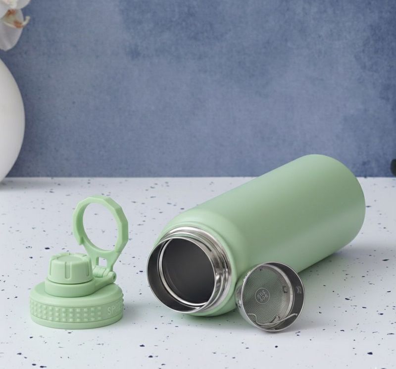 Pistachio Green Vacuum Insulated Sipper Bottle (800ml)