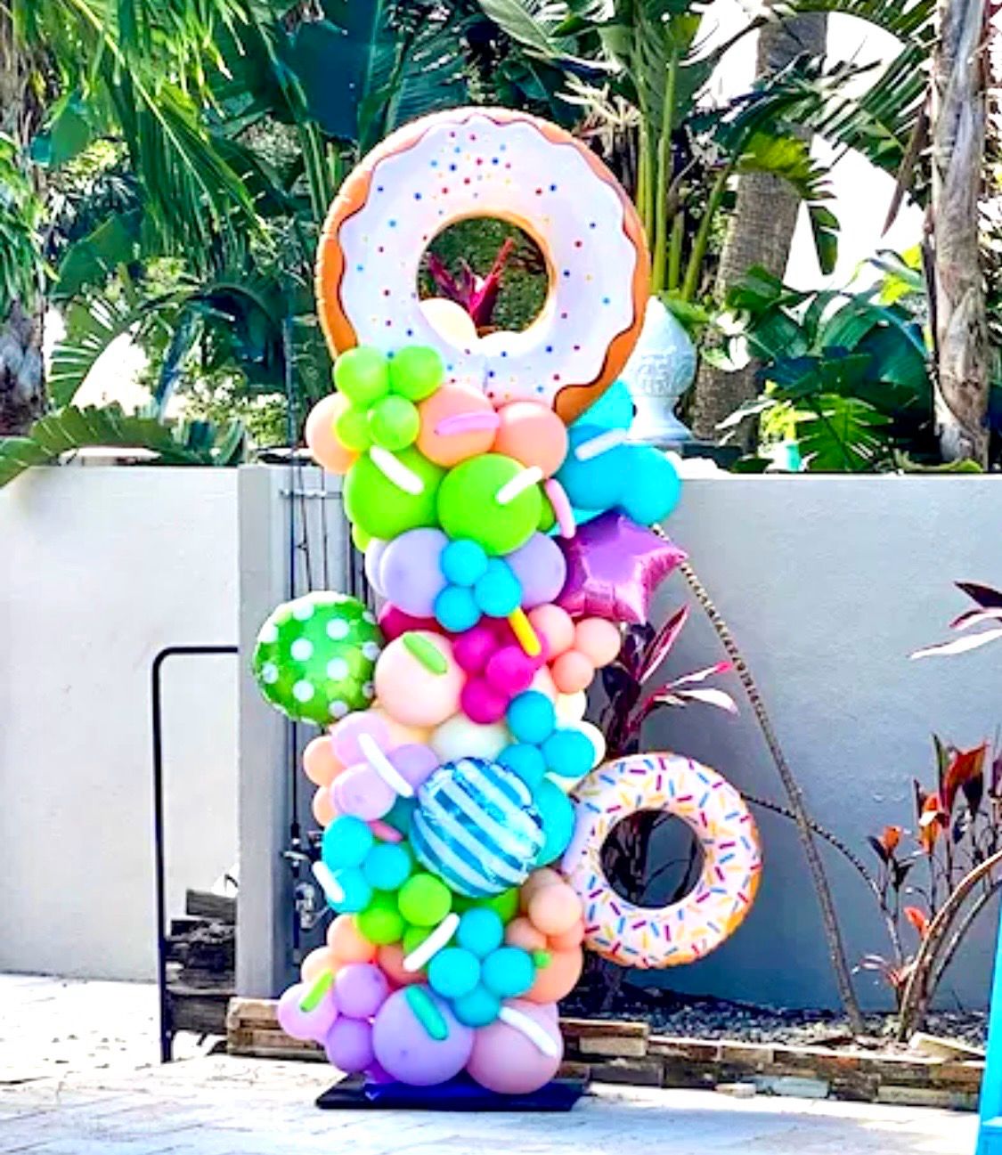 Doughnut /Any Occasion Column (birthday, Baby Shower, Surprise)# 34