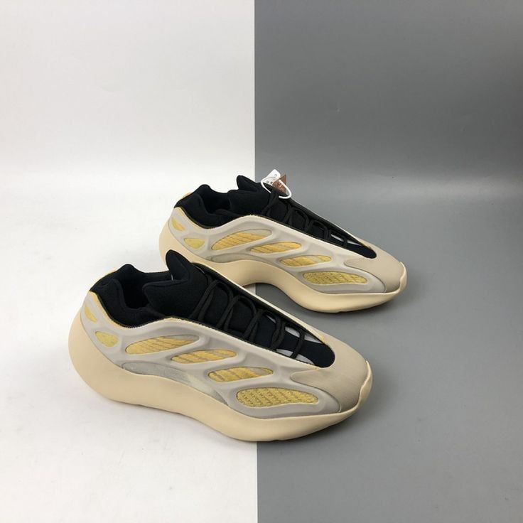 ADIDAS YEEZY 700 V3