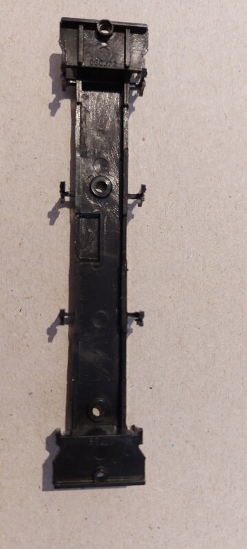 J72   BASE PLATE