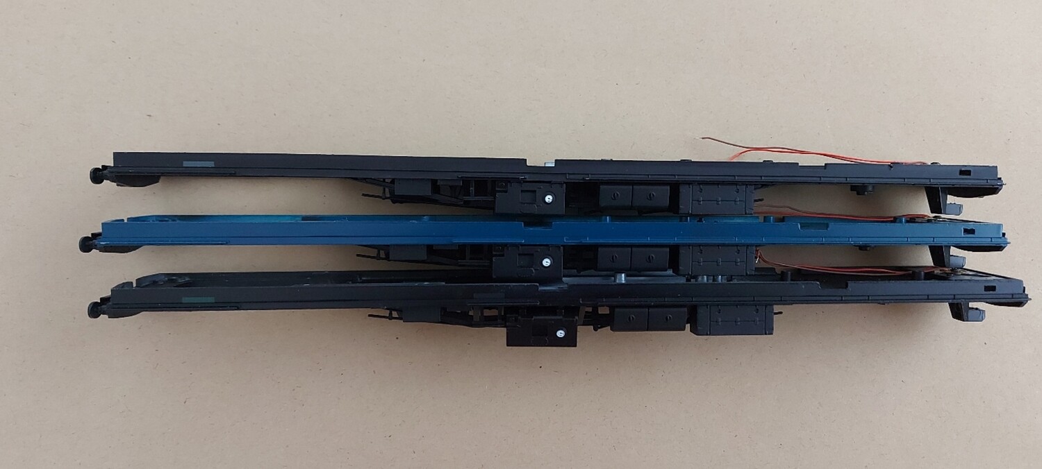 CL205   POWER CAR UNDEFRAME (BLUE GREEN WHITE)