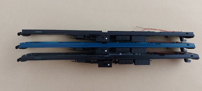 CL205   POWER CAR UNDEFRAME (BLUE GREEN WHITE)