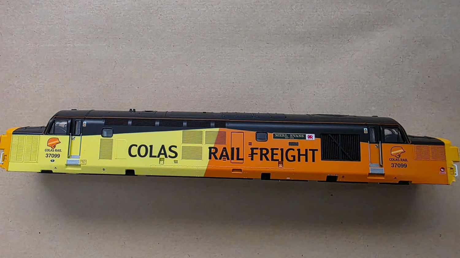 CL37 LOCO BODY 37099 MERL EVANS COLAS R/F