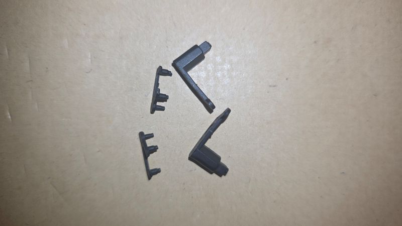 A4 MOTION BRACKET/CLIP (SPLIT CHASSIS) Pair L/R