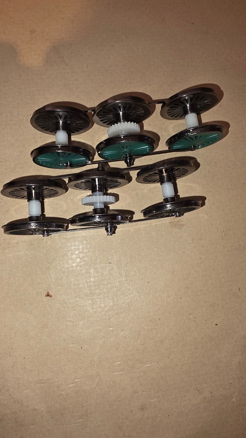 NELSON   WHEEL ASSEMBLY GREEN/BLACK SPLIT CHASSISl