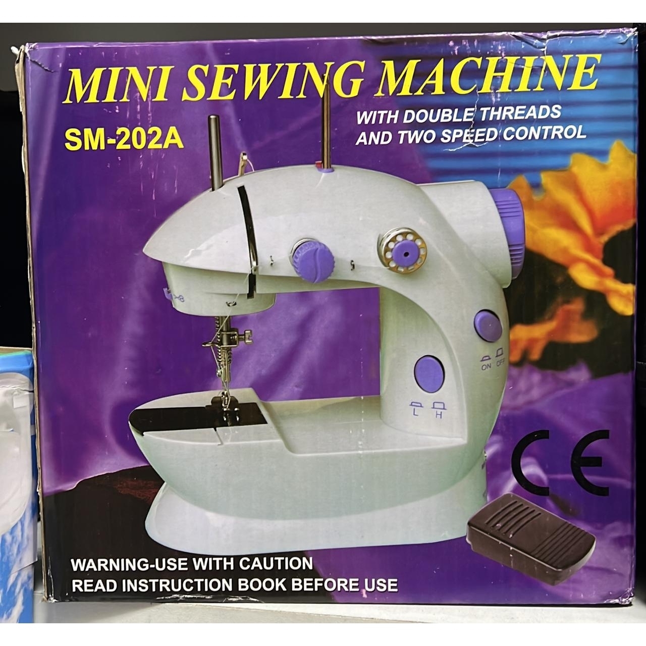 Швейная машинка sm 202a инструкция. Швейная машинка SM-202a. Мини швейная машина SM-202a. Мини швейная машинка -Mini Sewing Machine SM-202a. Mini Sewing Machine -sm202a Adapter.