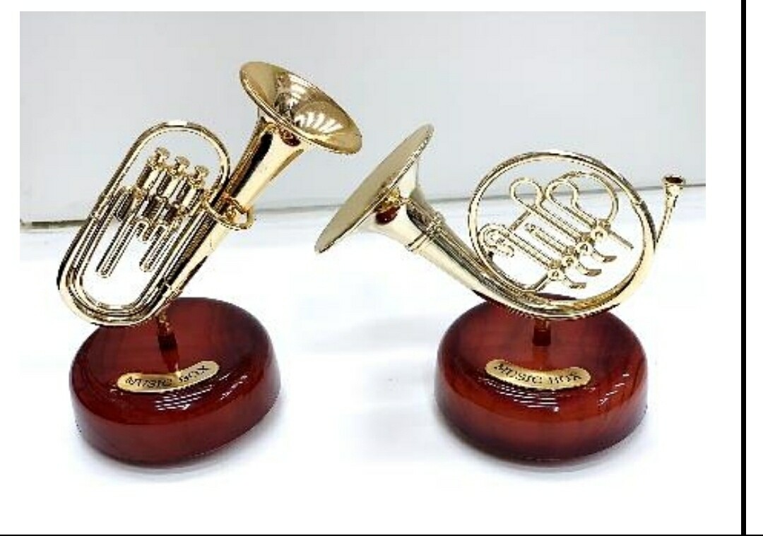 музыкальный сувенир механический труба. валторна 2 вида