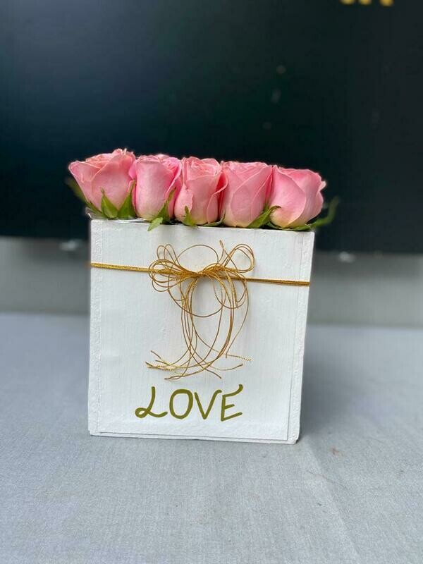 CUBO DE ROSAS