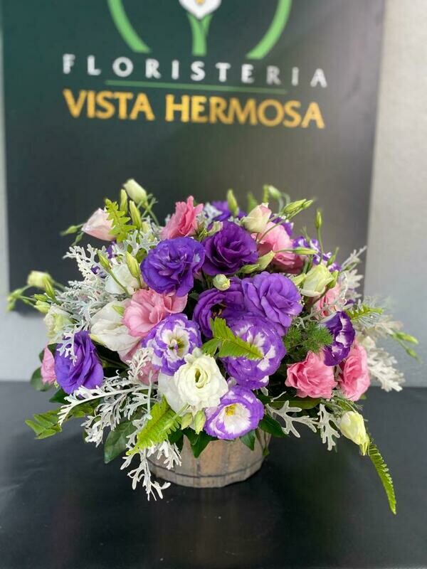 NEVERA CHICA CON LISIANTHUS