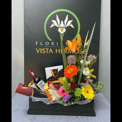 ARREGLOS CON VINOS Y CHOCOLATES
