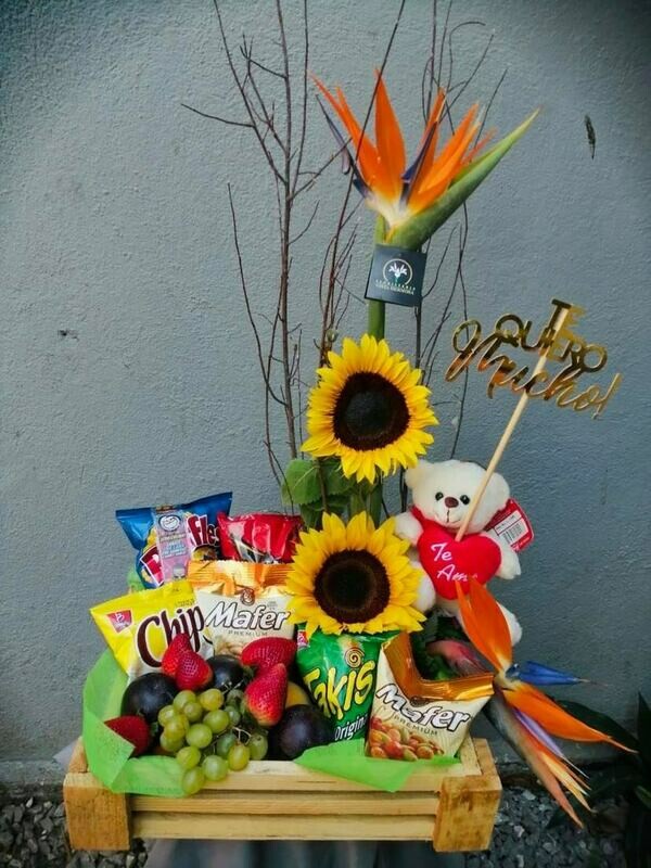 HUACAL CON FRUTA Y BOTANA