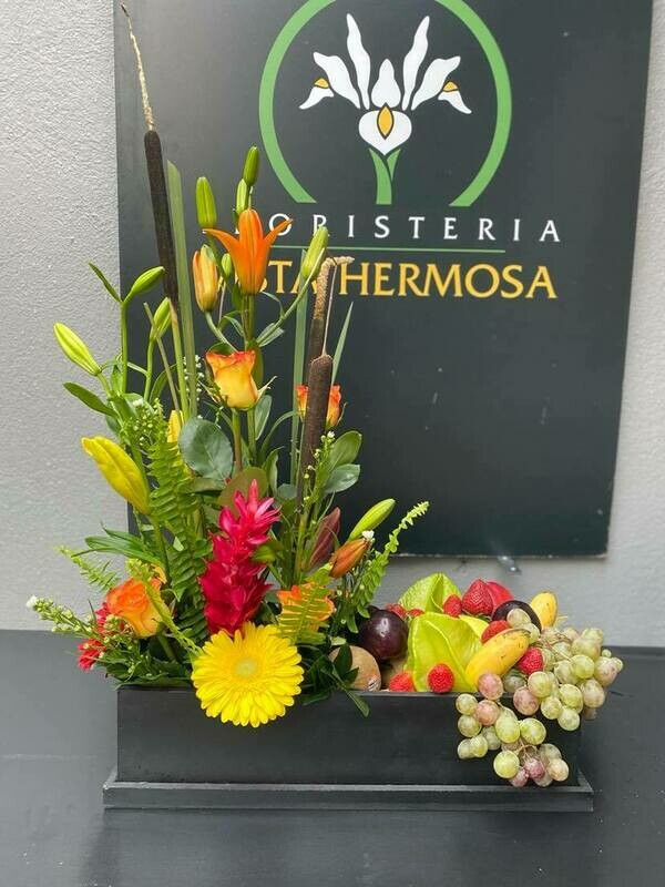 CAJA REDONDA CON FRUTA Y VINO