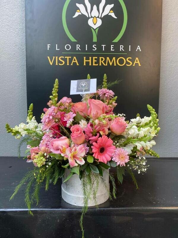 CILINDRO BLANCO CON FLORES TONO ROSA