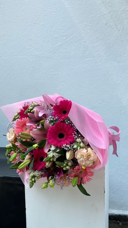 Ramillete grande en tonos rosa