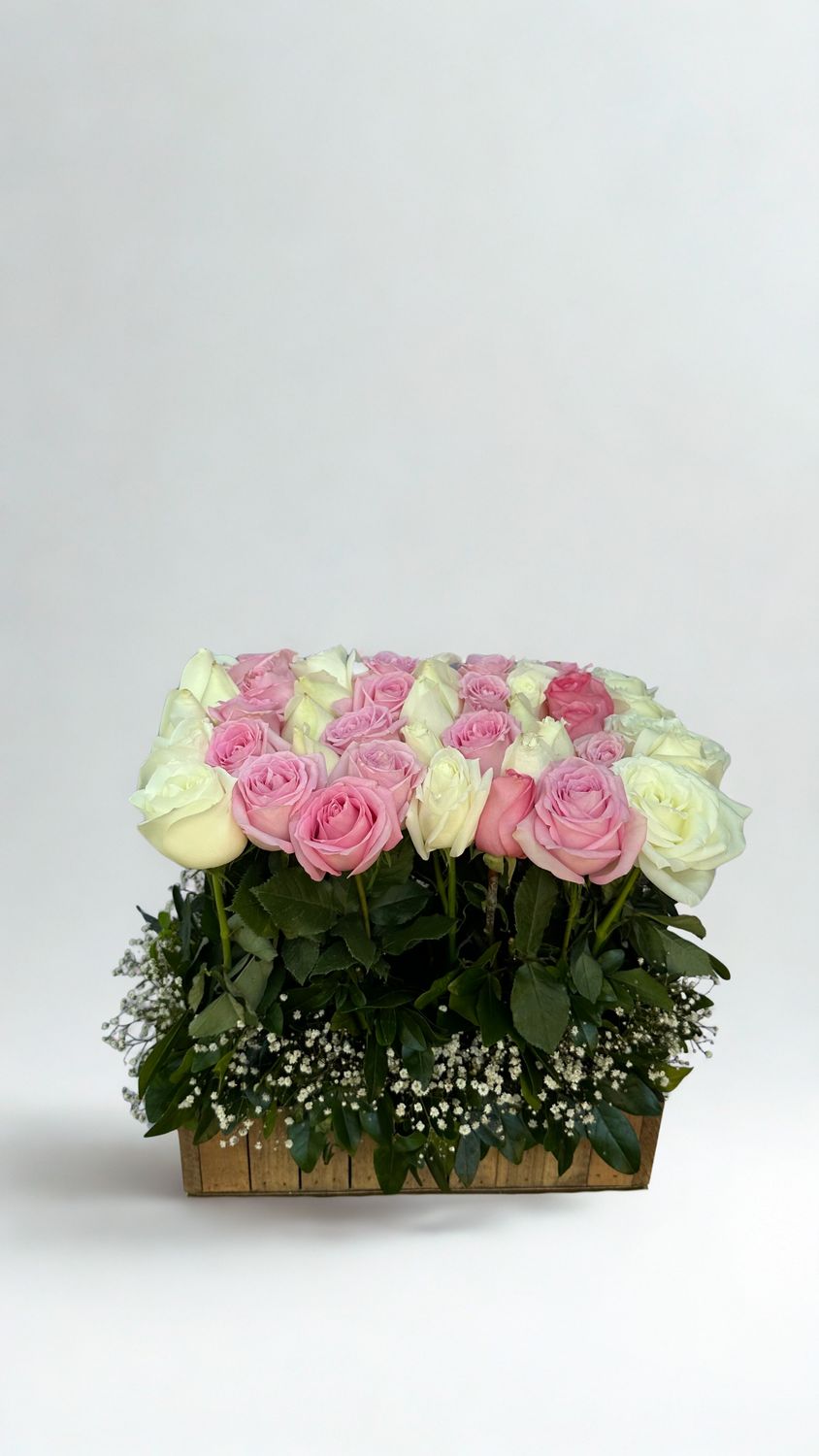 Arreglo de rosas combinado