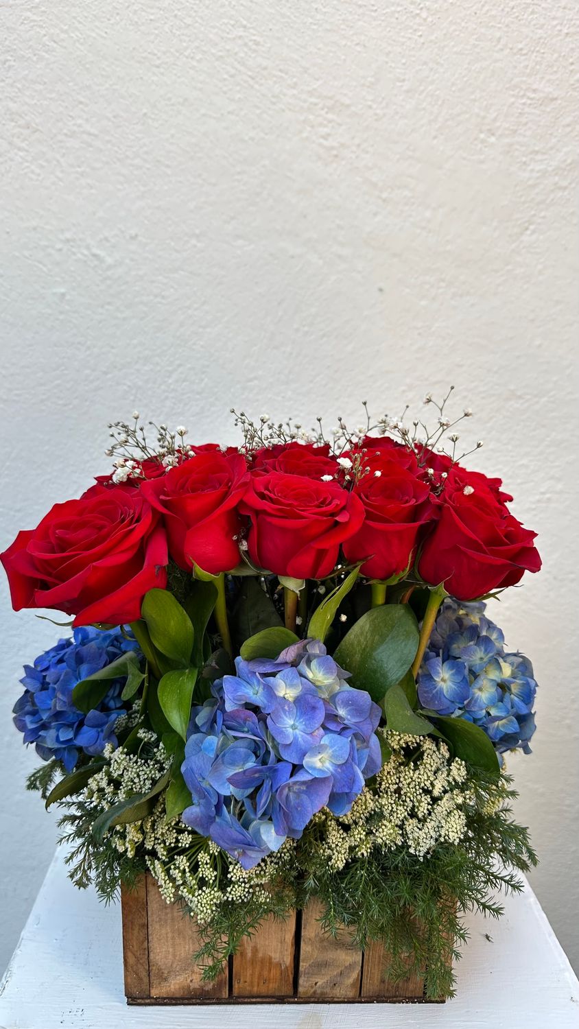 Arreglo Rosas con Hortencia
