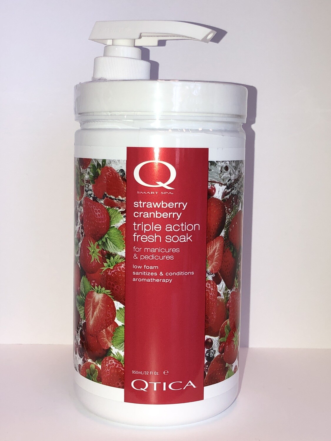 QT Fresh Soak Strawberry Cranberry 32oz