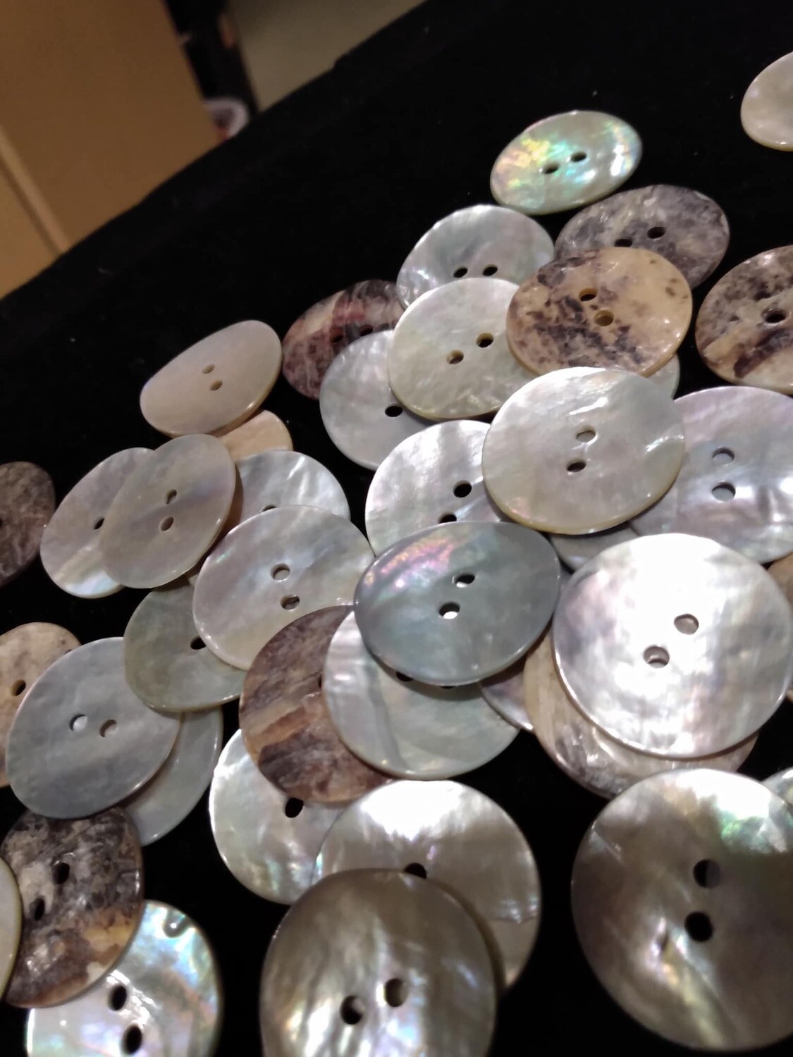 Akoya Shell Buttons pkg of 25 .75&quot;