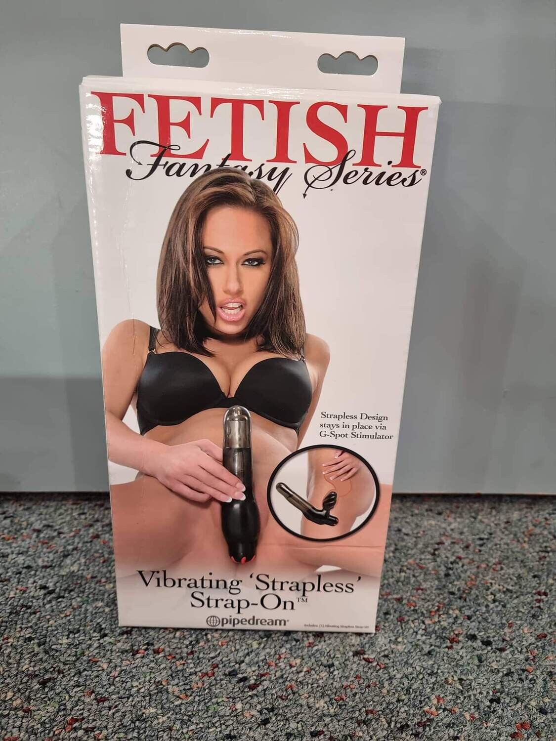 VIBRATING STRAPLESS STRAP-ON VIBRATING STRAPLESS STRAP-ON