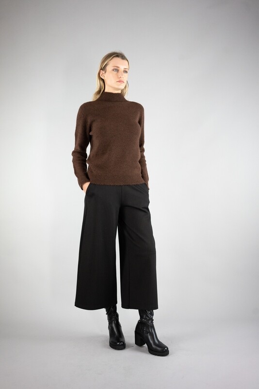 Cropped Wide Legs Trousers