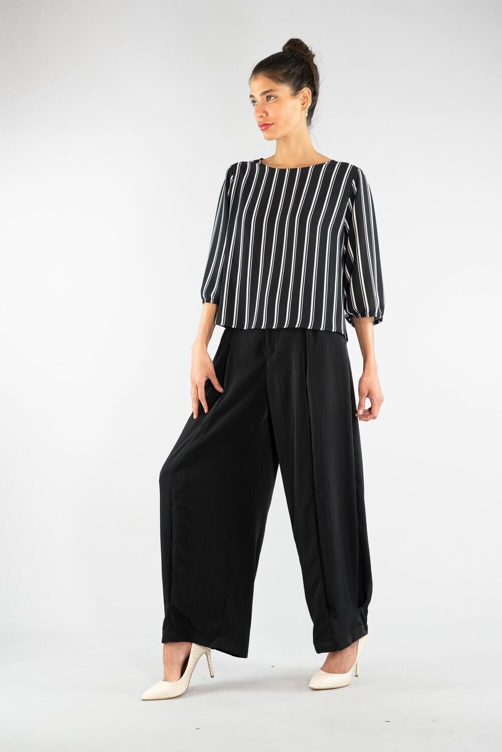 BLACK W ACTION TROUSER