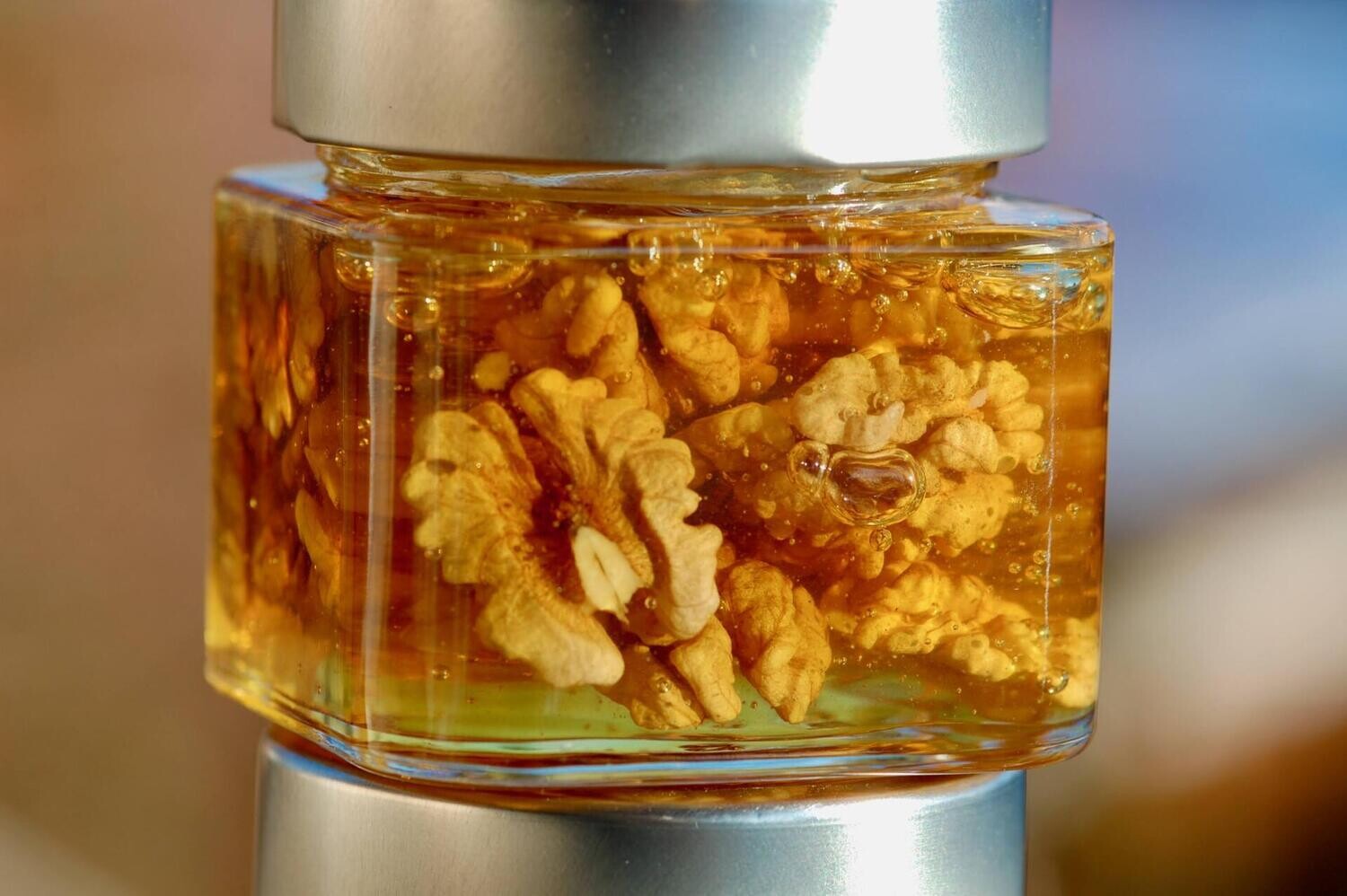 Walnüsse in Honig im Glas 250g
