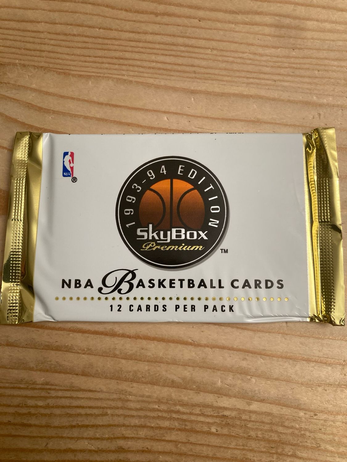 1993/94 Skybox Premium Series 1 Basketball Hobby Pack