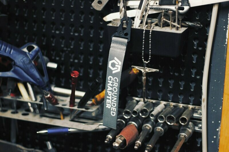 RACETAG - Keychain StayLoyal GREY