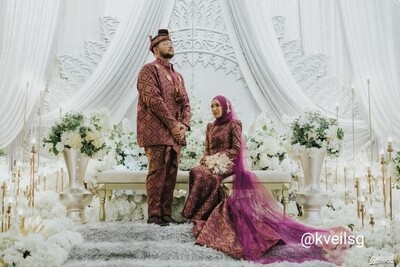 Charis - Scattered Diamond Wedding Veil in Purple