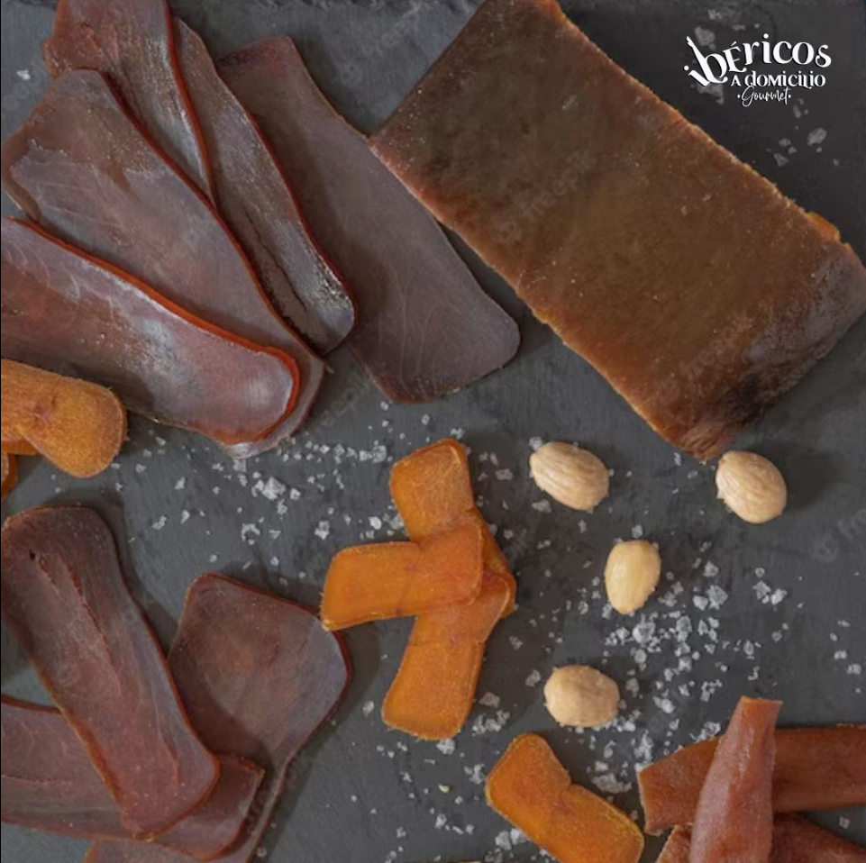 MOJAMA DE ATÚN 1ª TROZOS 250gr. aprox. Producto exquisito llamado el el pata negra del mar conservado al vacío.
