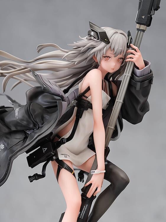A-Z: [A] 1/7 Scale Figure