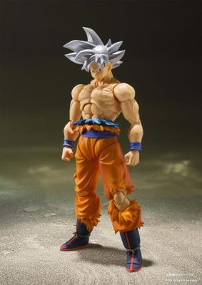 Dragon Ball Super S.H.Figuarts Goku (Ultra Instinct) Action Figure