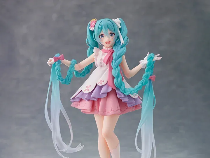 Hatsune Miku Wonderland Figure - Rapunzel