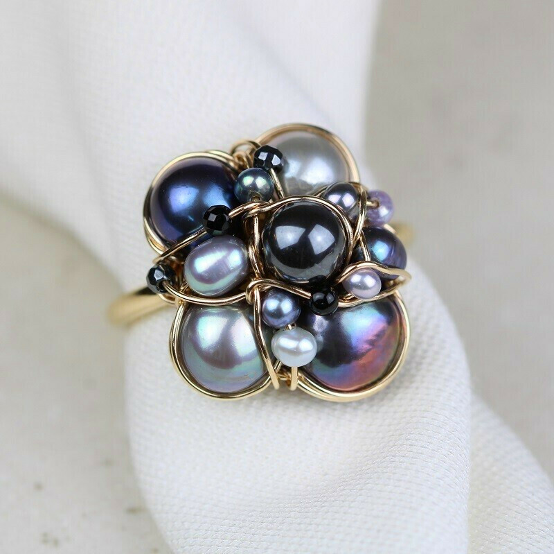 8 karat guldring med kulturperler og  hæmatit