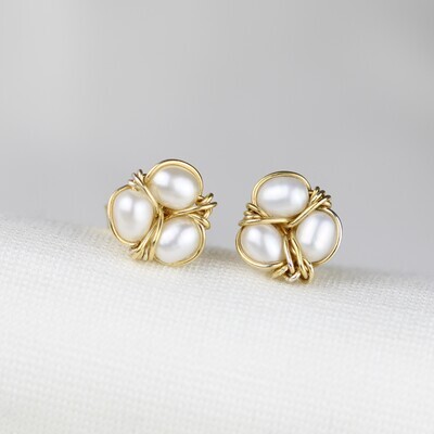 Forgyldt sølv med hvide kulturperler